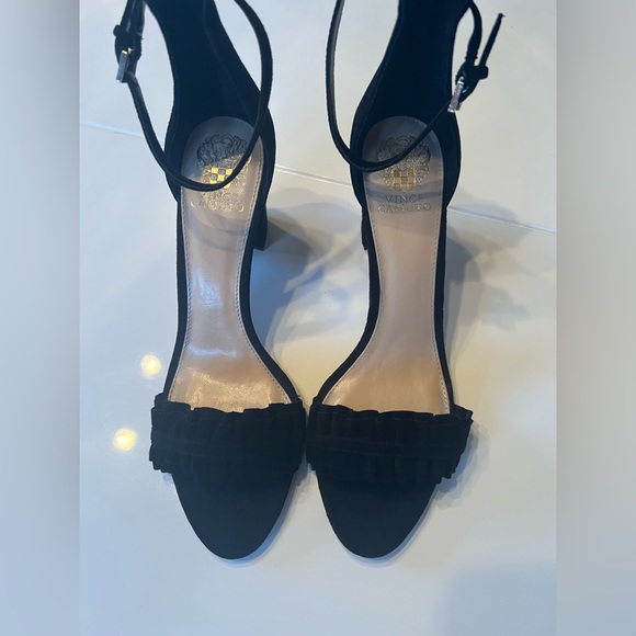 Beautiful suede heels - Picture 2 of 6